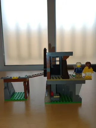 Conjunto de LEGO con temática de policía forestal