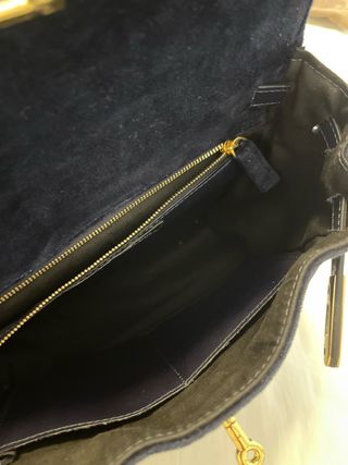 Bolso de piel con siglas de Carmen Jorda