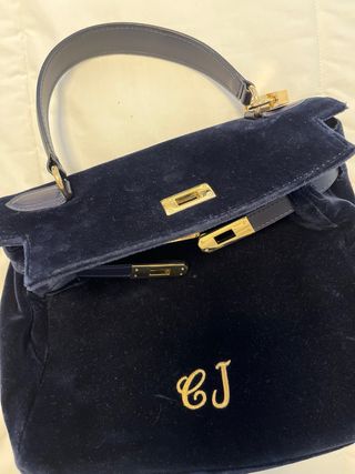 Bolso de piel con siglas de Carmen Jorda