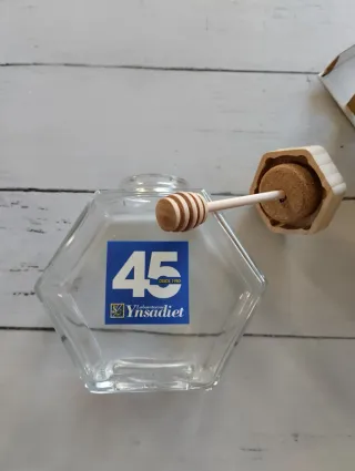 Bote de cristal para miel con tapa de madera