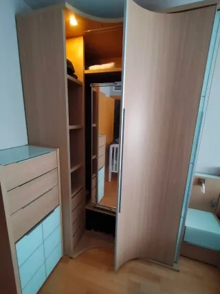 Dormitorio moderno completo como nuevo