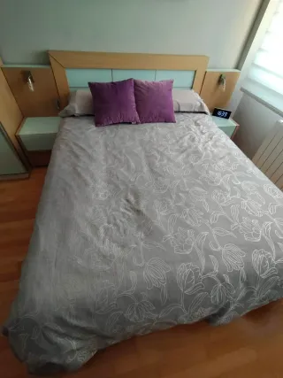 Dormitorio moderno completo como nuevo