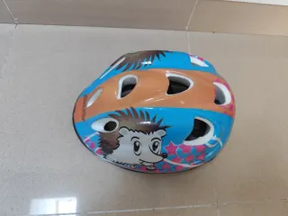Casco bici infantil con dibujo de erizo