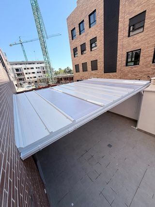 Cerramientos chapa sándwich, chapa, policarbonatos