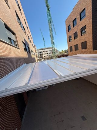 Cerramientos chapa sándwich, chapa, policarbonatos