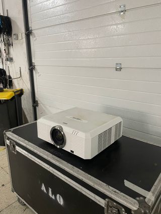 Proyector Mitsubishi XL7100U