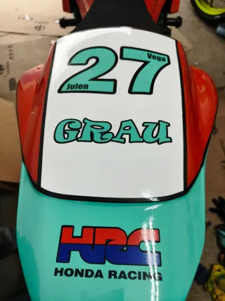 Dorsales personalizados para moto o coche