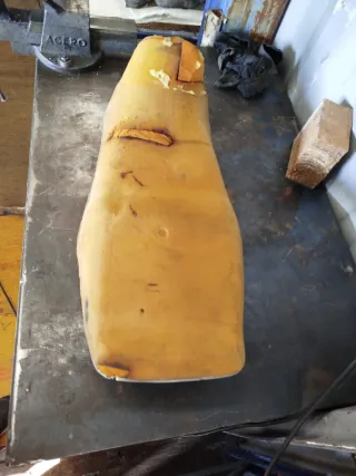 Asiento Yamaha RD 350