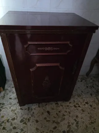 Mueble máquina de coser antigua