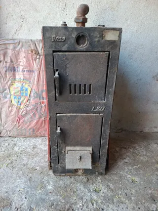 Caldera de leña Roca