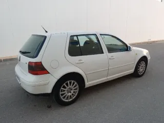 Volkswagen Golf 2000