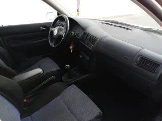 Volkswagen Golf 2000