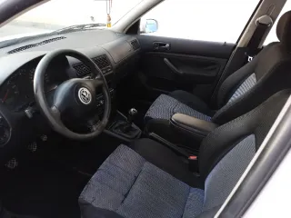 Volkswagen Golf 2000