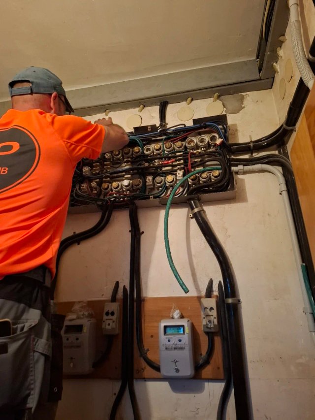 SOLUCIONES RAPIDAS PARA PEQUEÑAS REPARACIONES.