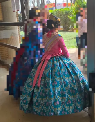 Traje de Fallera Rosa y Azul en alquiler