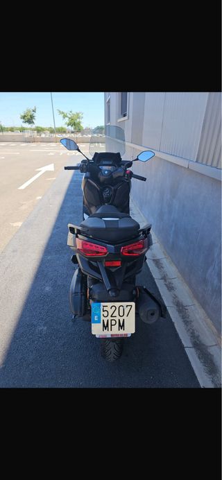 Yamaha XMAX 125 Tech MAX Negra