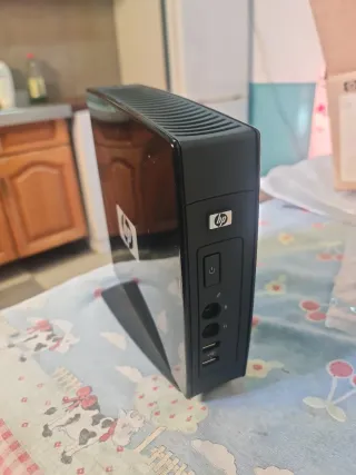 Ordenador HP t5545 Linux Negro