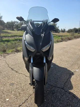 Yamaha Xmax 300