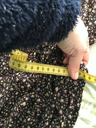 Vestido negro camisero florecitas goma cintura