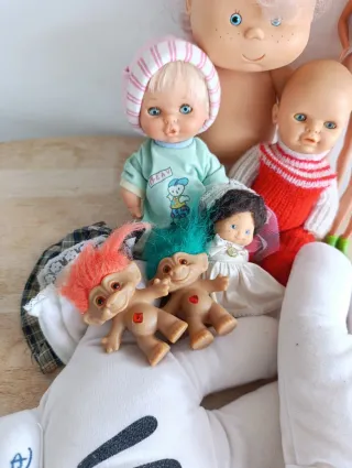 Lote muñecas antiguas Famosa Mattel trolls nenuco