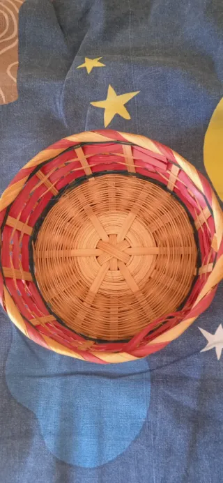 Cestino rotondo intrecciato