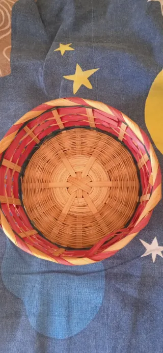 Cestino rotondo intrecciato