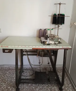 Remalladora Rimoldi 3 hilos