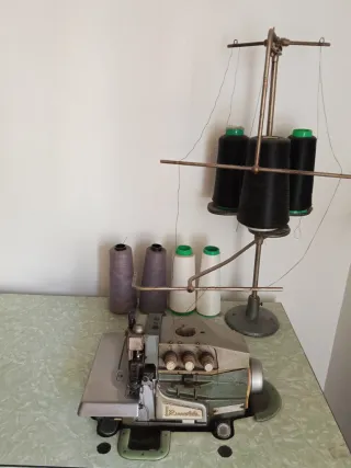 Remalladora Rimoldi 3 hilos