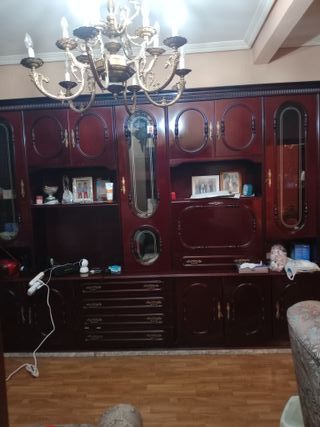 Mueble bar clásico madera y cristal