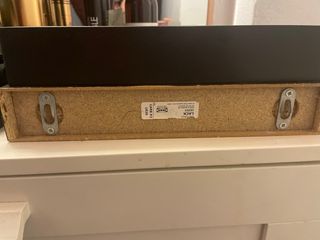 Estanterías Negras y Blancas