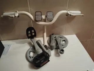 2movientos centrales,2pedales manillar.y  manetas