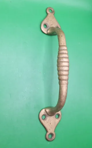 Tirador de puerta de bronce