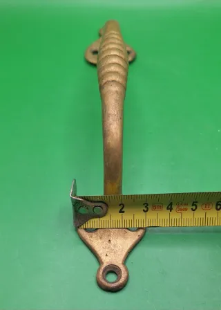 Tirador de puerta de bronce