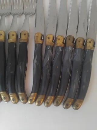 Cuchillos y tenedores Laguiole 6/12 pax