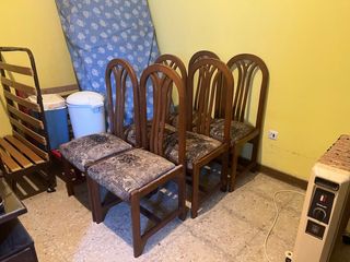 Seis sillas de madera