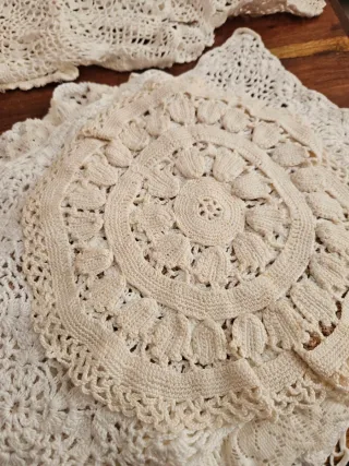 Lotto centrini uncinetto verdi e bianchi nuovi 50