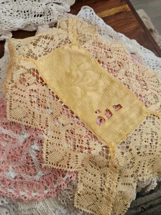 Lotto centrini uncinetto verdi e bianchi nuovi 50