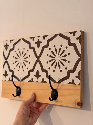 Colgador rústico madera y metal