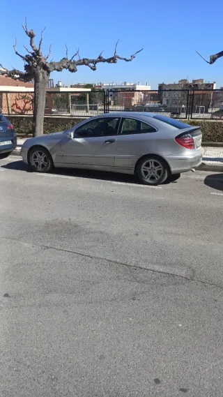 Mercedes-Benz Clase C 2004