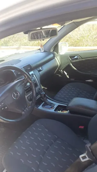 Mercedes-Benz Clase C 2004