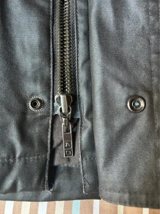 Cazadora Tipo Barbour Adolfo Dominguez Negra- L