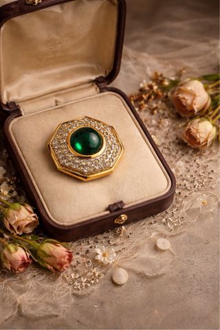 Spilla vintage cristalli e pietra verde oro