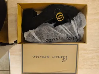 Zapatos tacón Amor Amore talla 40