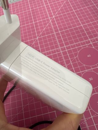 Cargador MacBook Pro USB-C 140W Apple