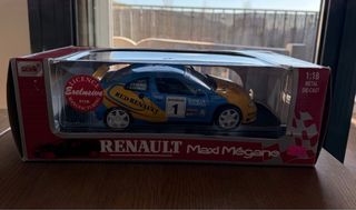Coche a escala 1:18 Renault Maxi Megane