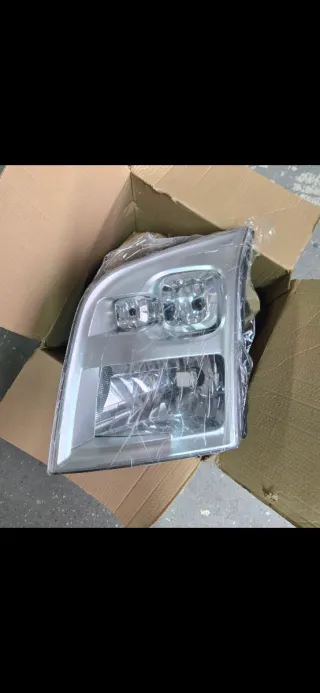 Faro Izquierdo Ford Transit 06-14