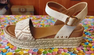 Sandalias nuevas para mujer crema, beige y marron