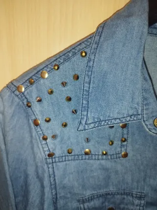 Camisa vaquera M con tachuelas