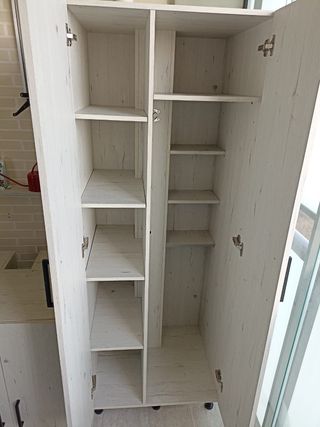 Armario Escobero Gran Capacidad