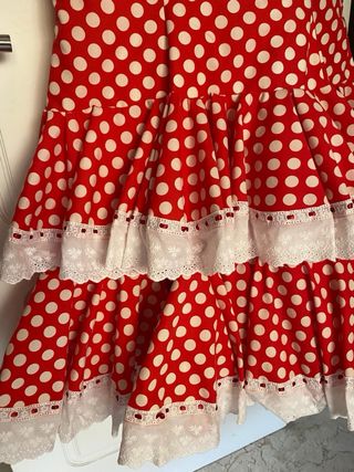 Traje de flamenca rojo y blanco